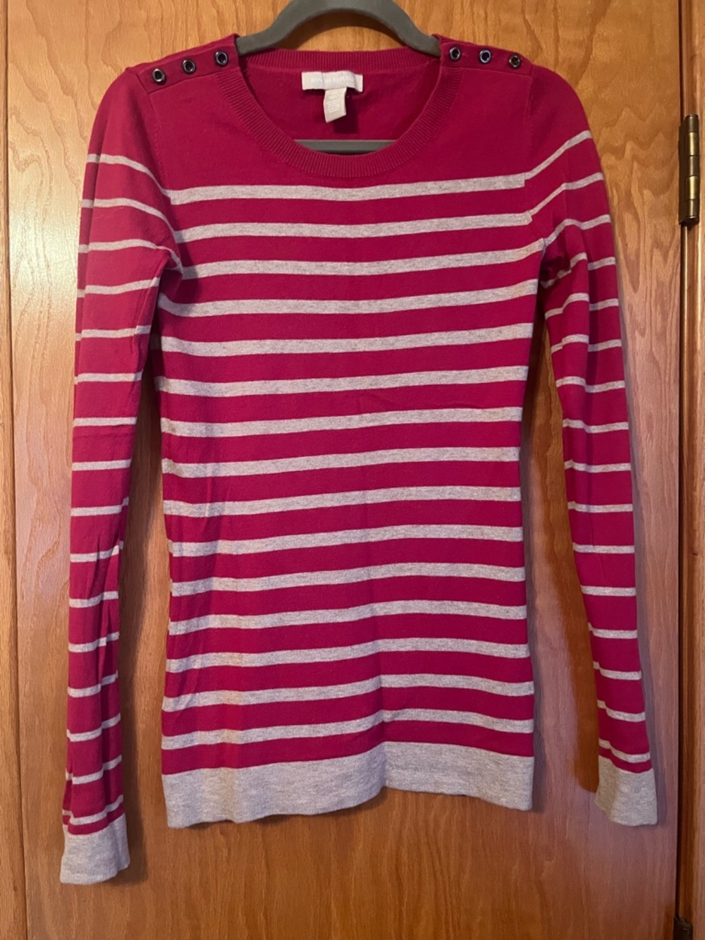 Striped Button-Shoulder Pullover Sweater in Raspberry & Light Gray